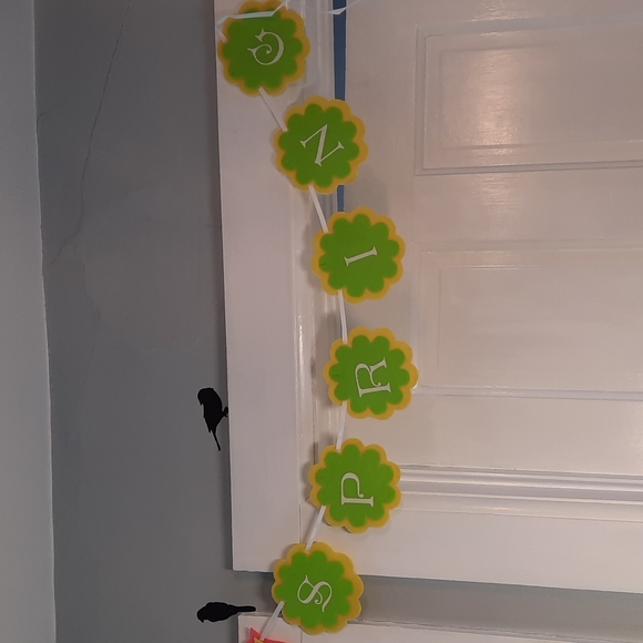 Felt Banner Garland Welcome Spring Flowers Bright & Cheery - Picture 2 of 5